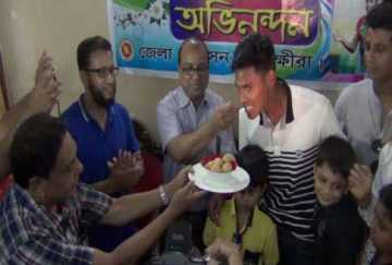 ৪ মাস পর সাতক্ষীরায় মুস্তাফিজ